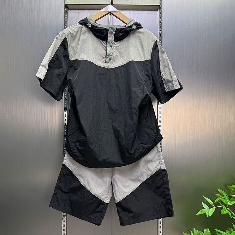 Men'S Fashion Color - ชุดเซ็ตเสื้อแขนสั้นมีฮู้ดและกางเกงขาสั้นลำลองสำหรับผู้ชาย แห้งเร็ว เหมาะสำหรับฤดูร้อน ดีไซน์ทันสมัย สีตัดกัน ทรงหลวม