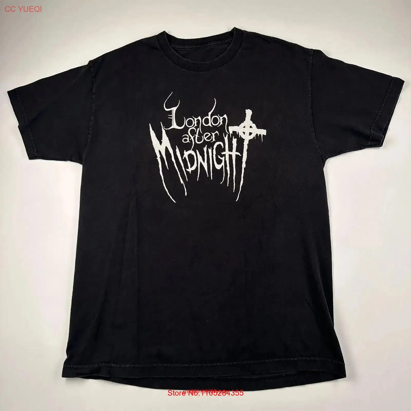 Mens Fashion In The 2000S - เสื้อยืดวินเทจลายกราฟิก London After Midnight ยุค 2000s