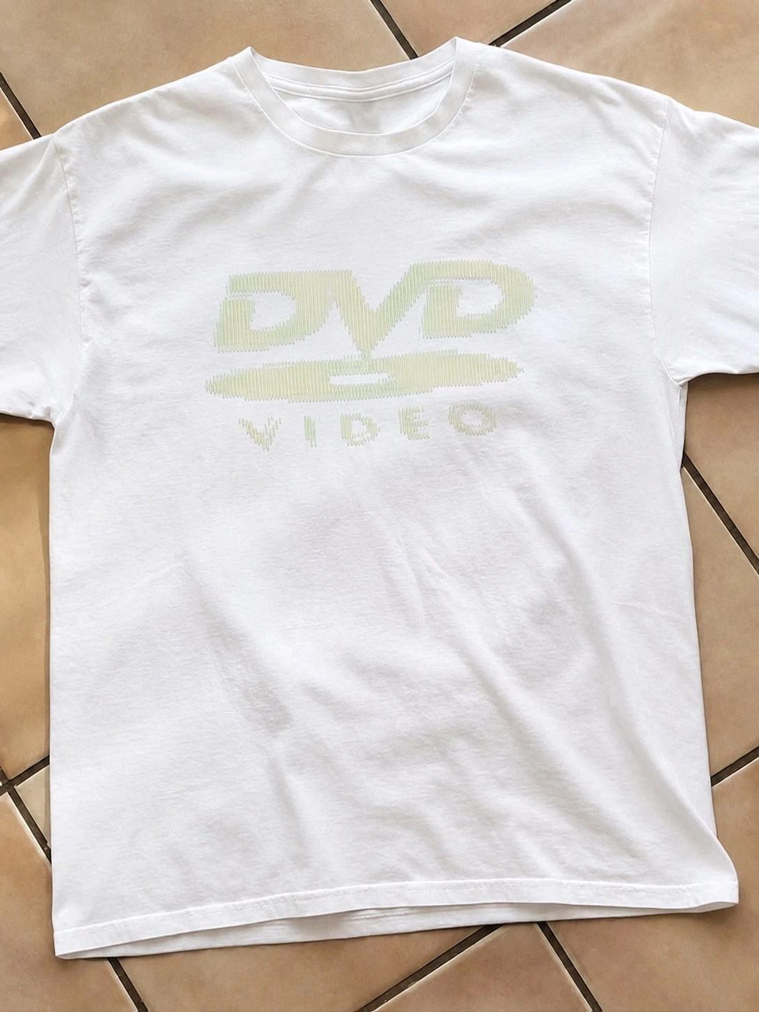 เสื้อยืดลายตัวอักษรกราฟิกวินเท - Men'S Fashion Nova บทวิจารณ์และราคา