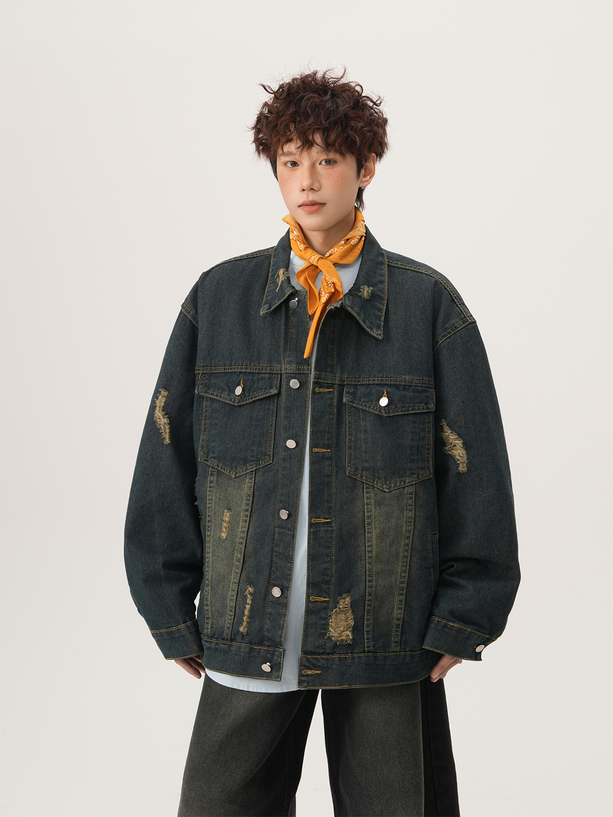 แจ็คเก็ตยีนส์ขาดสไตล์อเมริกัน  - Denim Jacket Vintage บทวิจารณ์และราคา