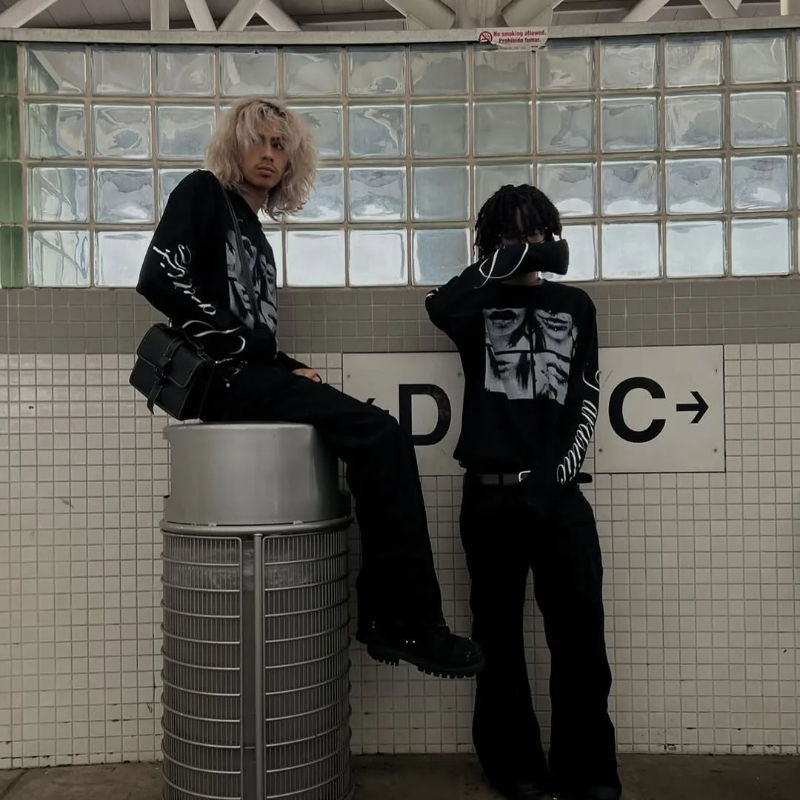 เสื้อยืดพิมพ์ลายตัวอักษรแนวพัง - Mens Fashion In The 2000S บทวิจารณ์และราคา